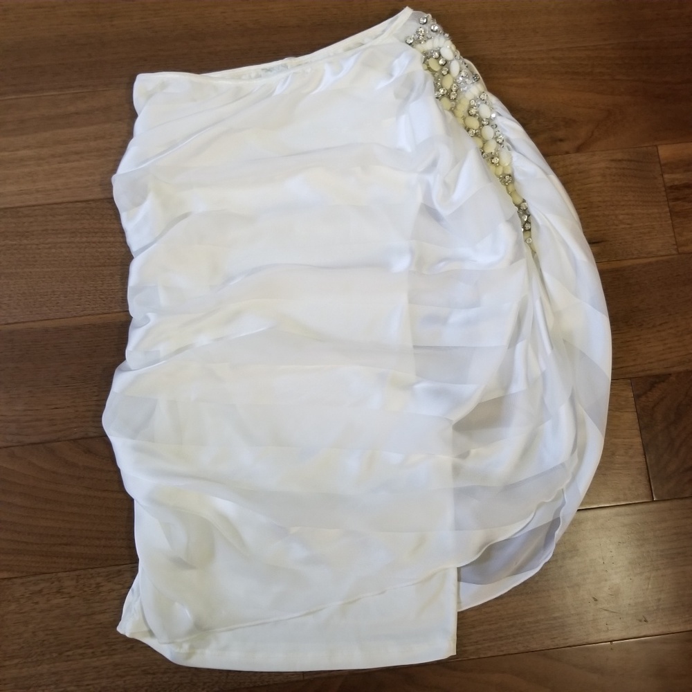 Monaco USA Off The Shoulder Drapped Asymmetric S